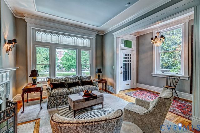 2209 Monument Ave, Richmond, VA 23220