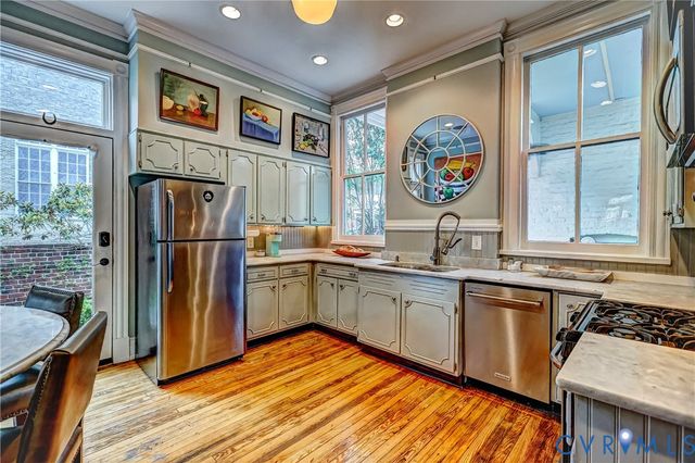 2209 Monument Ave, Richmond, VA 23220