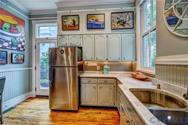 2209 Monument Ave, Richmond, VA 23220
