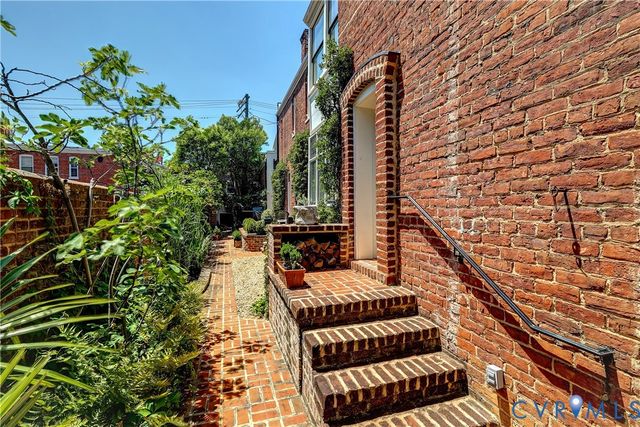 2209 Monument Ave, Richmond, VA 23220