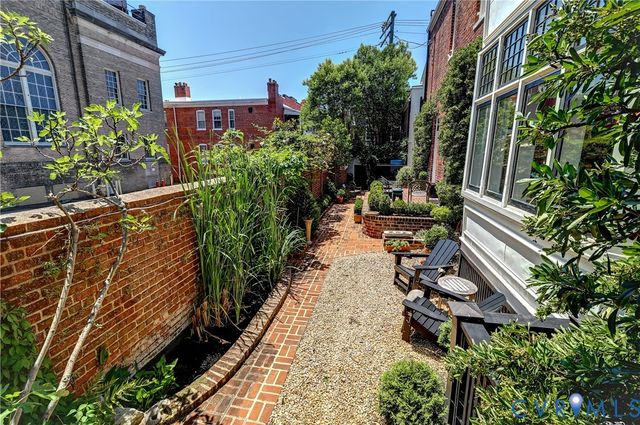 2209 Monument Ave, Richmond, VA 23220