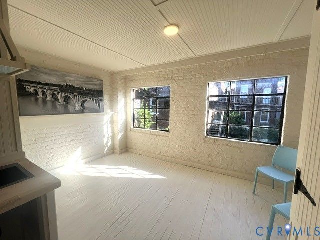 2209 Monument Ave, Richmond, VA 23220