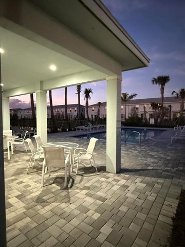 373 Salisbury Circle, Fort Pierce, FL 34982