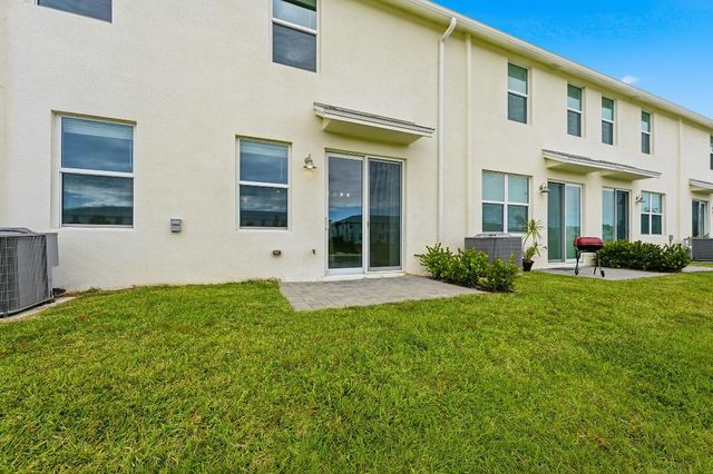 373 Salisbury Circle, Fort Pierce, FL 34982