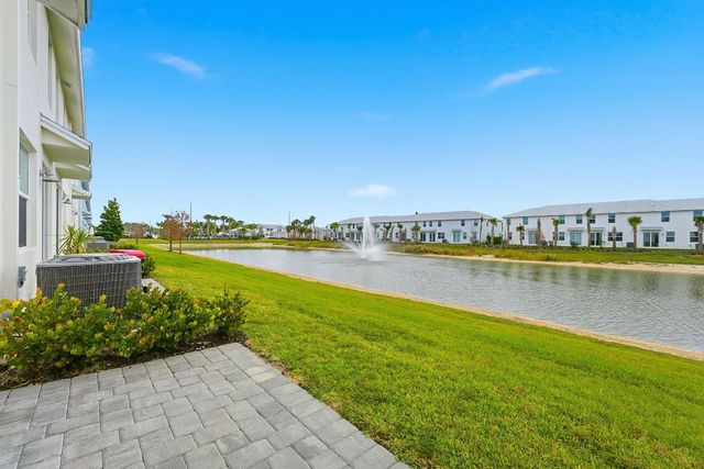 373 Salisbury Circle, Fort Pierce, FL 34982