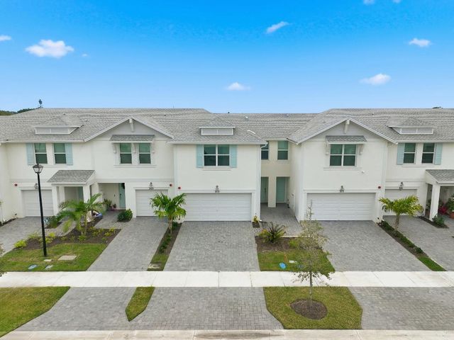 373 Salisbury Circle, Fort Pierce, FL 34982