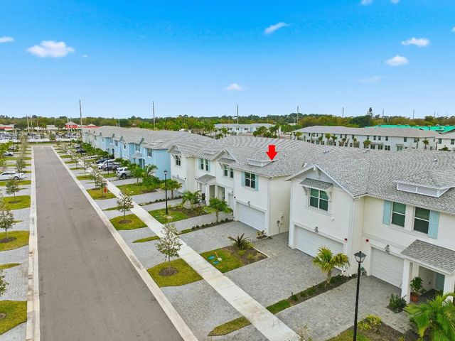 373 Salisbury Circle, Fort Pierce, FL 34982