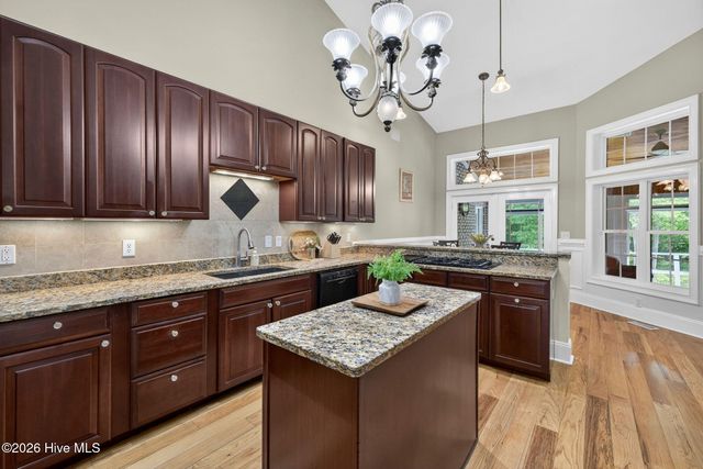 2519 High Valley Court NE, Bolivia, NC 28422