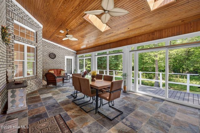 2519 High Valley Court NE, Bolivia, NC 28422