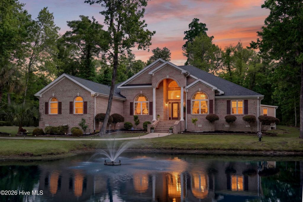 2519 High Valley Court NE, Bolivia, NC 28422