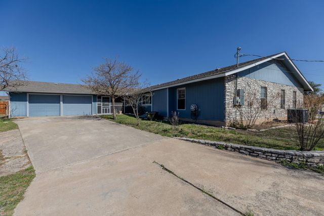 81 Family CIR, Hutto, TX 78634