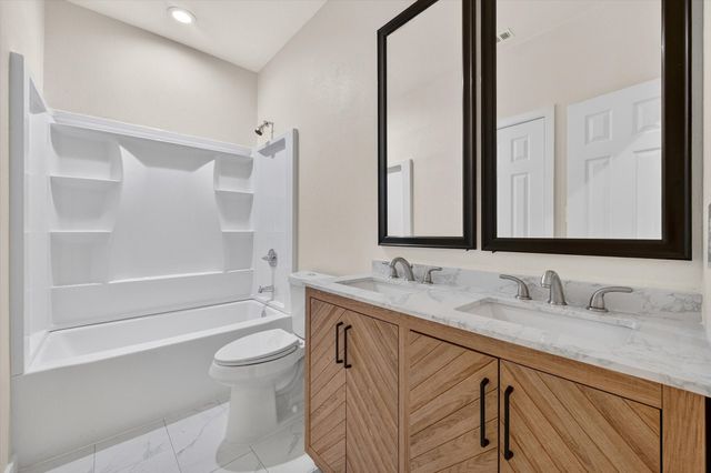 2112 W 13th Avenue, Corsicana, TX 75110