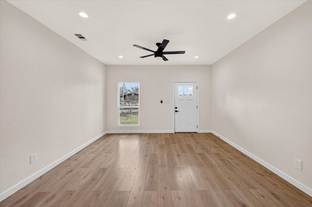 2112 W 13th Avenue, Corsicana, TX 75110