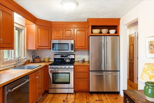 100 S Harbor Rd, Townsend, MA 01469