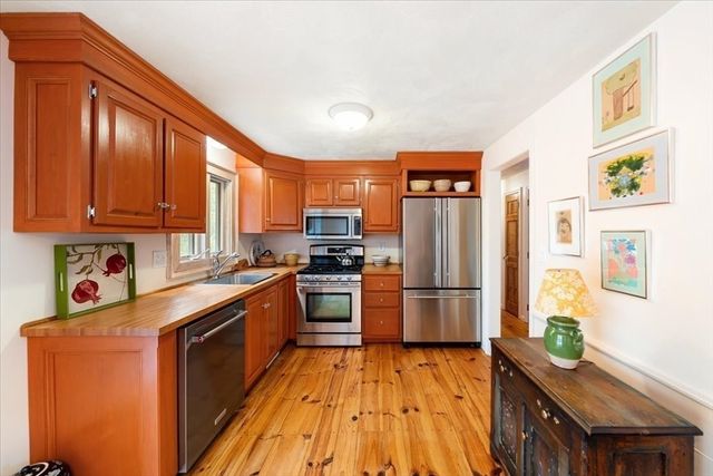 100 S Harbor Rd, Townsend, MA 01469