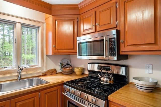 100 S Harbor Rd, Townsend, MA 01469