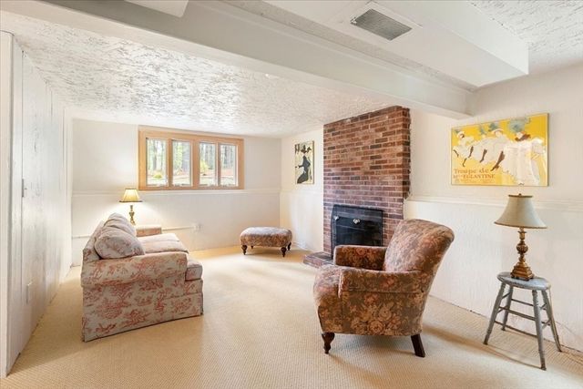 100 S Harbor Rd, Townsend, MA 01469