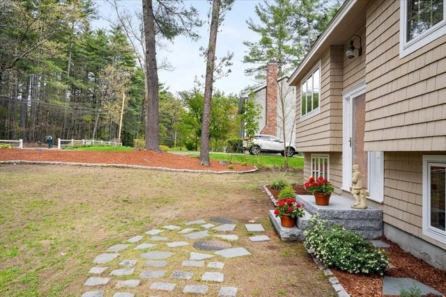 100 S Harbor Rd, Townsend, MA 01469