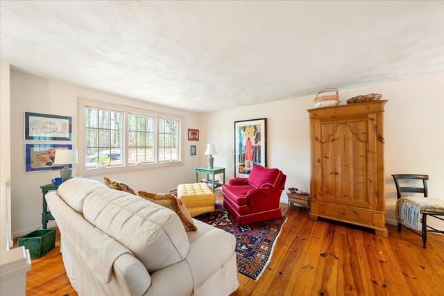 100 S Harbor Rd, Townsend, MA 01469