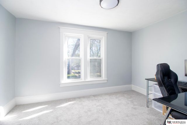 4618 Madison Avenue, Lincoln, NE 68504