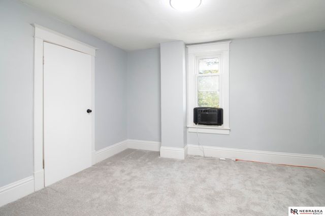 4618 Madison Avenue, Lincoln, NE 68504