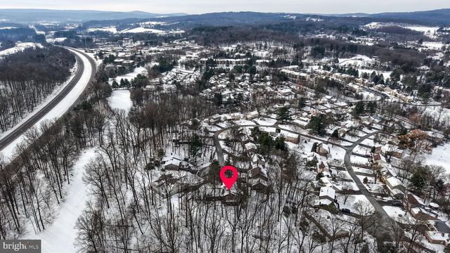 27 EAGLE LN, Reading, PA 19607