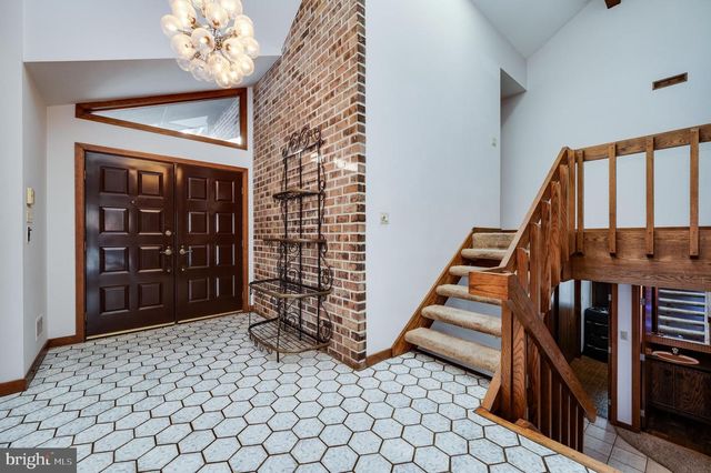 27 EAGLE LN, Reading, PA 19607