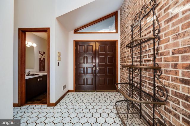 27 EAGLE LN, Reading, PA 19607