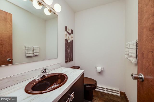 27 EAGLE LN, Reading, PA 19607