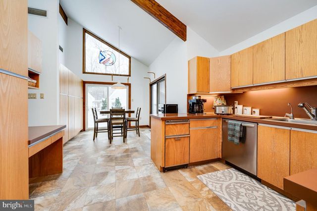 27 EAGLE LN, Reading, PA 19607