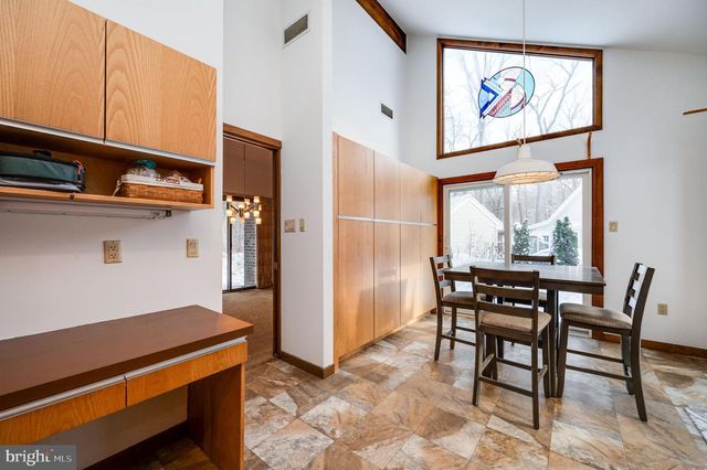 27 EAGLE LN, Reading, PA 19607