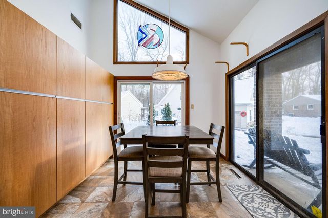 27 EAGLE LN, Reading, PA 19607