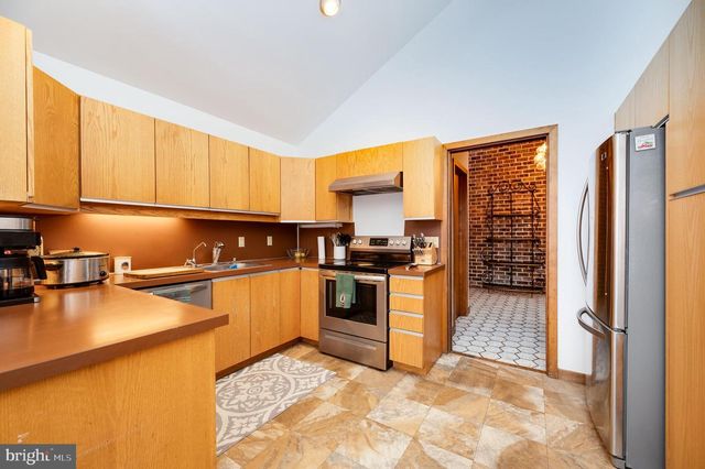 27 EAGLE LN, Reading, PA 19607