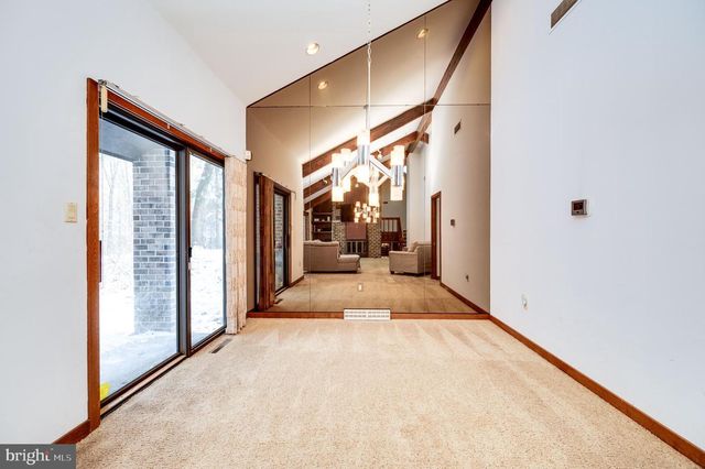 27 EAGLE LN, Reading, PA 19607