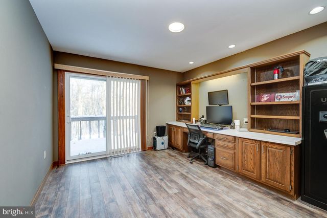 27 EAGLE LN, Reading, PA 19607