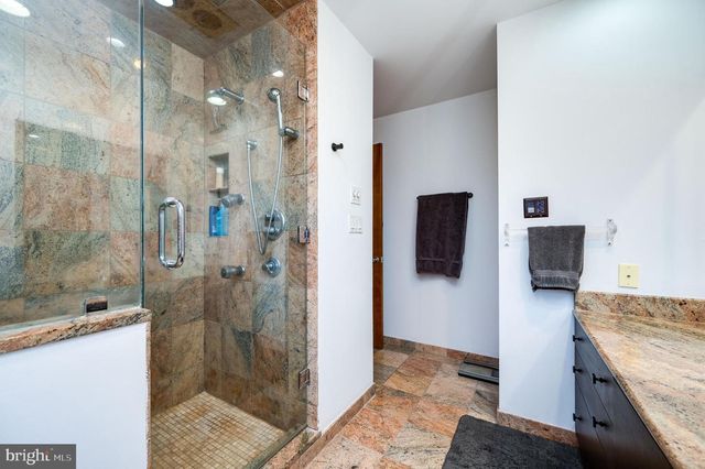 27 EAGLE LN, Reading, PA 19607