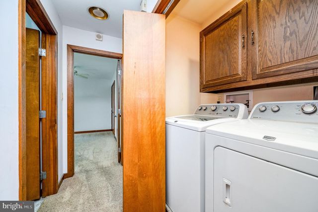 27 EAGLE LN, Reading, PA 19607