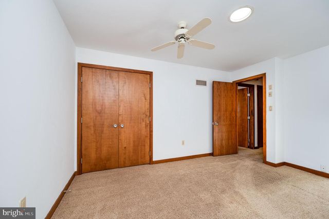 27 EAGLE LN, Reading, PA 19607