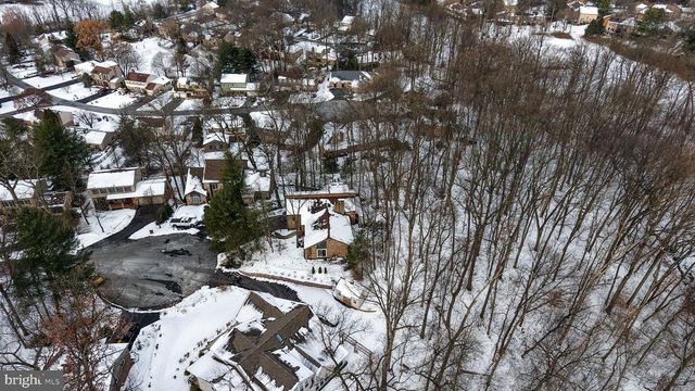 27 EAGLE LN, Reading, PA 19607