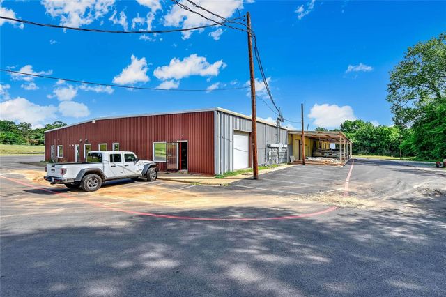 4006 Texoma Parkway, Denison, TX 75020