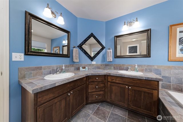 3780 NE North Shore Road, Belfair, WA 98528