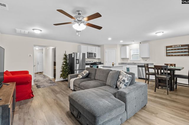 1069 Crescent Moon Loop, Hopkins, SC 29061