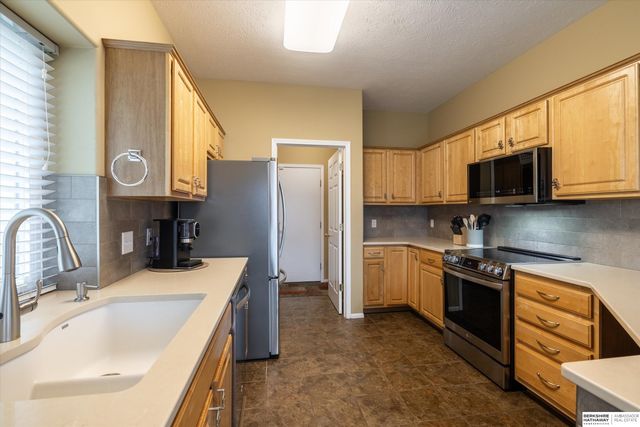 4981 S 190th Avenue, Omaha, NE 68135