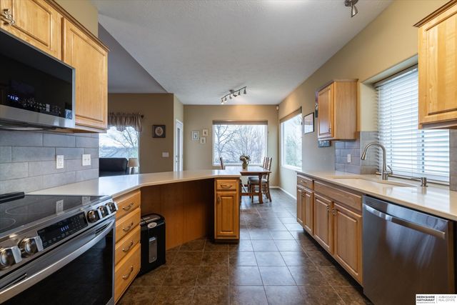 4981 S 190th Avenue, Omaha, NE 68135