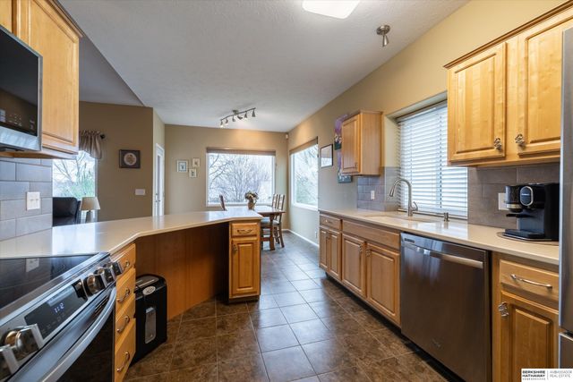 4981 S 190th Avenue, Omaha, NE 68135