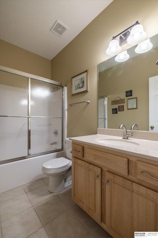 4981 S 190th Avenue, Omaha, NE 68135