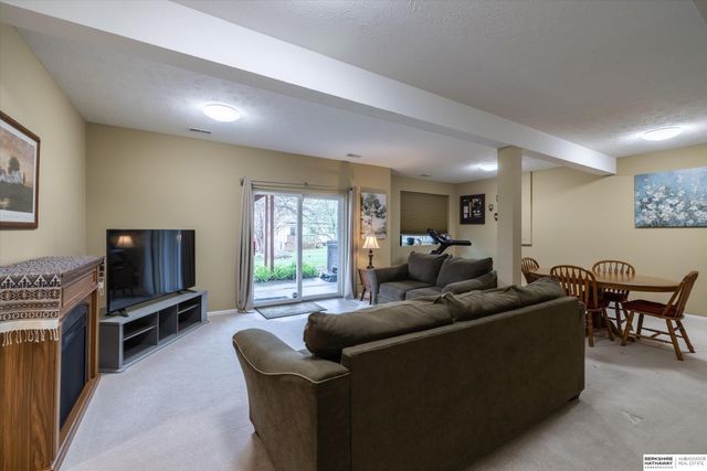 4981 S 190th Avenue, Omaha, NE 68135