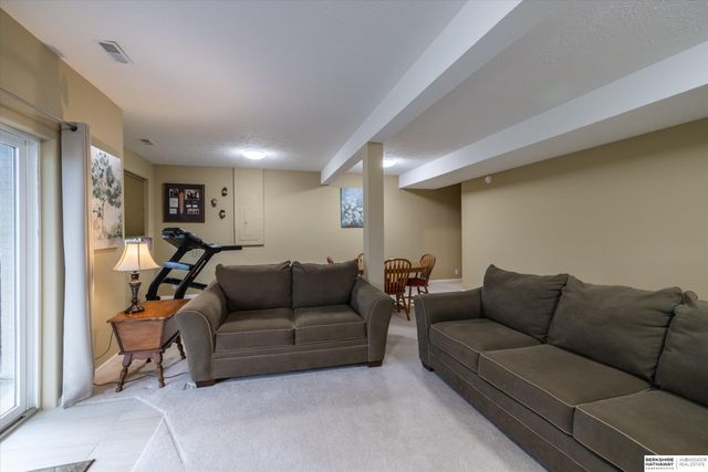 4981 S 190th Avenue, Omaha, NE 68135