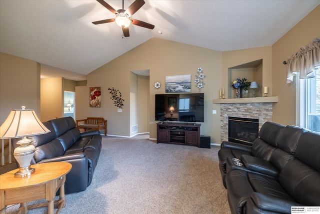 4981 S 190th Avenue, Omaha, NE 68135