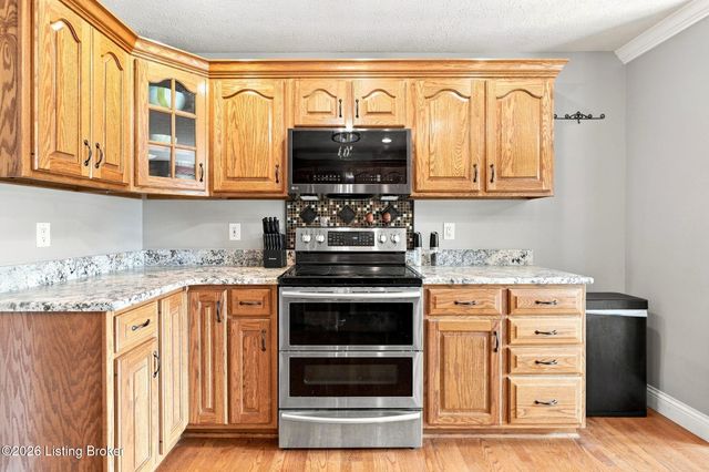 219 Blackberry Cir, Mt Washington, KY 40047